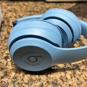 Beats Blue Plug In Headphones